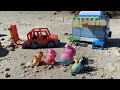 Bluey & Peppa Pig Beach adventure