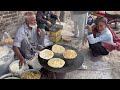 Famous Desi Saag Alo  Paratha in Lahore Road side| Lahore Street Food #streetfood