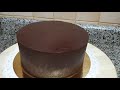 How to ganache a cake before putting fondant| Bake N Roll
