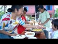 Cute girl Siv chhee like potato chips - Uncle Daro and Seyhak help to cook -