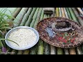 Soldier Pick wild chili peppers | Making Bamboo Shoot Pickle, swamp survival shelter 17