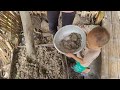 Mother and child build a kitchen with clay / ly tam ca