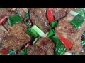 easy fried chicken thighs recipe!tasty leeks red bell pepper with sauce