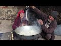 Old Lovers Cooking Best Soup in a Cave Like 2000 Years Ago |Living in a Cave With the Cold of Winter