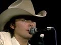 Dwight Yoakam - 