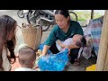 A 17-year-old single mother harvests melons to sell, earning money to build a new house.