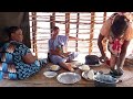 African Village Life//Cooking African Traditional Food for Lunch