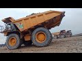 Komatsu PC 2000 versus Caterpillar 777E