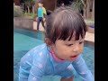 AZURA JERIT2 KAKAK AMEENA JATUH KE KOLAM RENANG