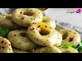 Garlic Butter Khichu (Papdi no Lot) - Famous Gujarati Snack - Indian Recipe